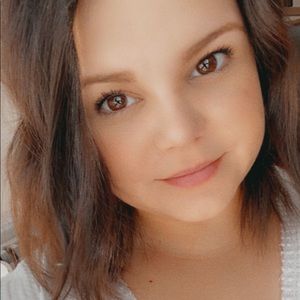 Meet your Posher, Carla